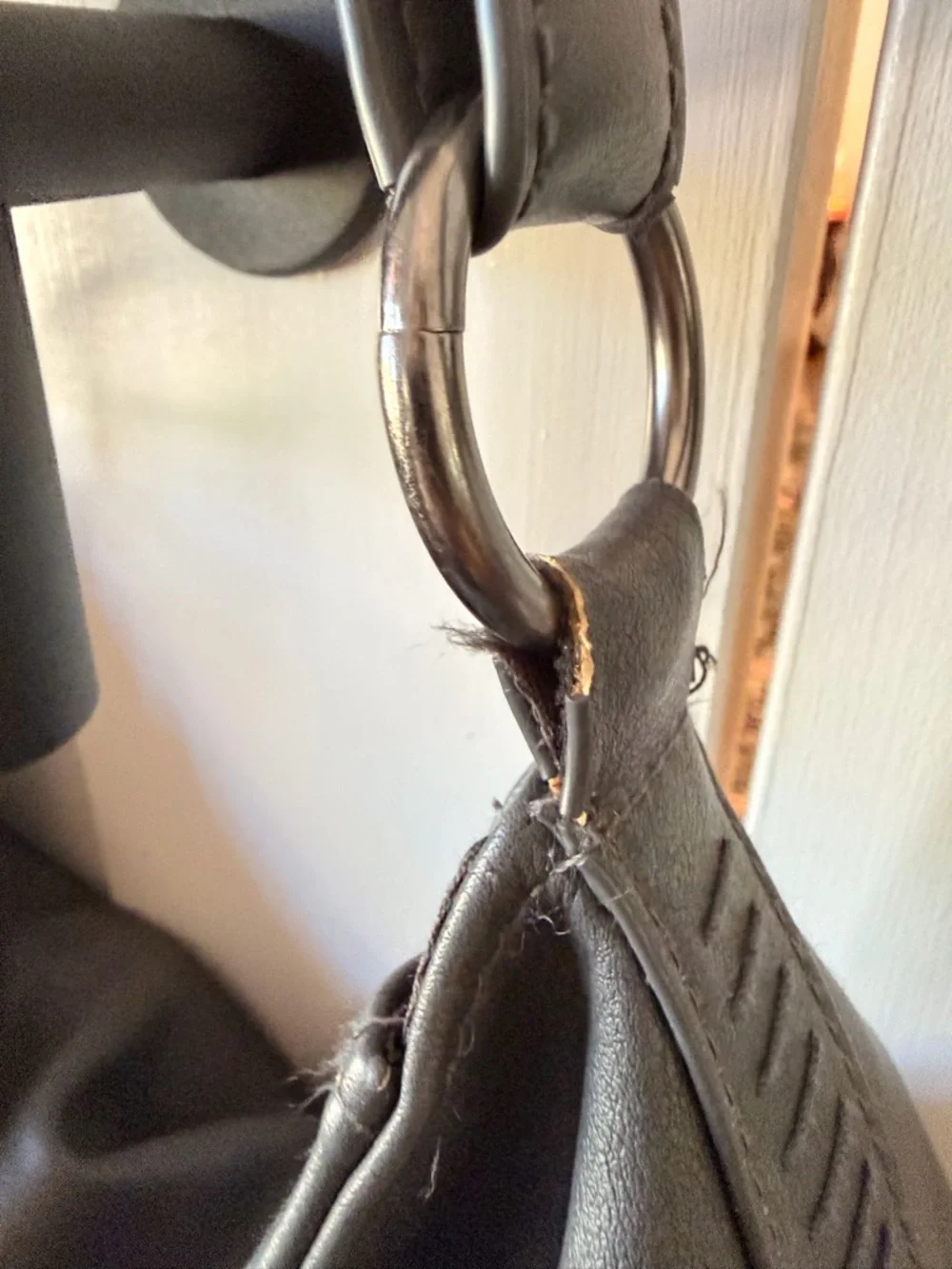 Universal Thread Bag - Picture 5 of 12